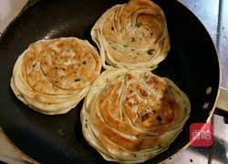 葱香鸡蛋千层饼的做法图解18