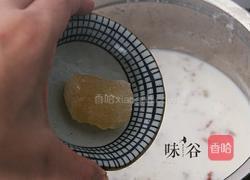牛奶炖桃胶的做法图解6