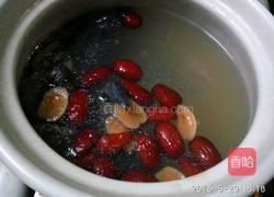 红枣枸杞乌鸡汤的做法图解3