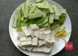 海米丝瓜豆腐汤的做法图解2