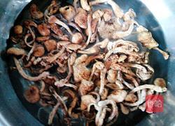 鸡翅炖蘑菇的做法图解2