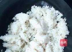 腊肠鸡蛋炒饭的做法图解5