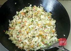 彩蔬炒饭的做法图解5