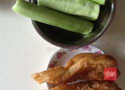 老油条炒丝瓜的做法图解2