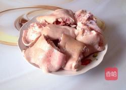 黄豆花生猪脚汤的做法图解1