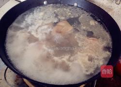 黄豆花生猪脚汤的做法图解4