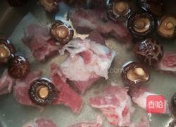 高汤排骨面的做法图解3