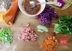 香辣什锦炒方便面的做法图解1