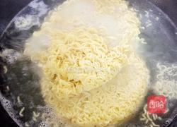 香辣什锦炒方便面的做法图解2