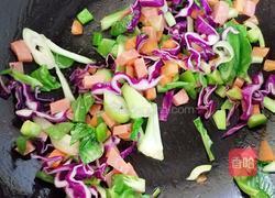 香辣什锦炒方便面的做法图解4