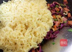 香辣什锦炒方便面的做法图解6