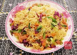 香辣什锦炒方便面的做法图解7