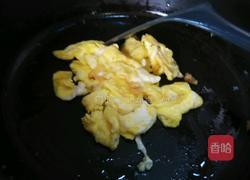 芹菜炒鸡蛋的做法图解2