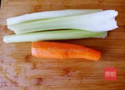 素炒西芹三丝的做法图解1