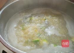 板栗南瓜银耳粥的做法图解3