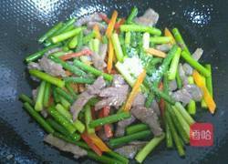 蒜苗炒牛肉的做法图解9