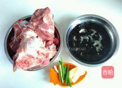 棒骨汤的做法图解1