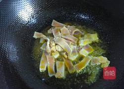 娃娃菜炒咸肉的做法图解2