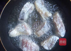 烩炸鱼块的做法图解5