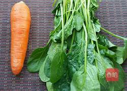 胡萝卜炒菠菜的做法图解1