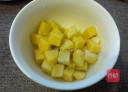 胡萝卜卷心菜炒馒头的做法图解2