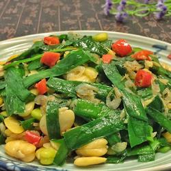 韭菜虾米炒蚕豆的做法[图]