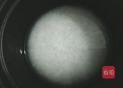 电饭锅煲仔饭的做法图解1