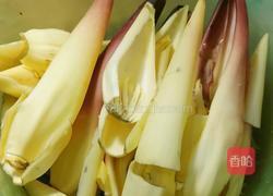 芭蕉花炒肉的做法图解2