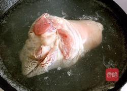 冰糖红烧肘子的做法图解3