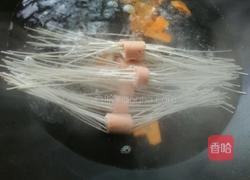 火腿肠番茄面线的做法图解3
