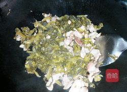 五花肉炒酸菜的做法图解5