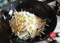 白萝卜丝炒黄豆的做法图解4