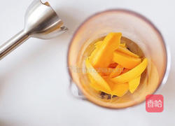 鲜榨果汁的做法图解1