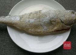 煎烧黄花鱼的做法图解2
