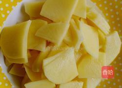 辣白菜炒土豆片的做法图解1