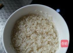 腊味双拼煲仔饭的做法图解1