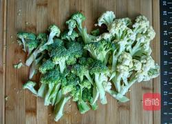 西红柿炒双色菜花的做法图解1