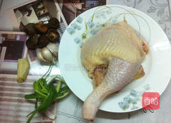 电饭煲焖鸡的做法图解1