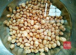 挂霜花生的做法图解2