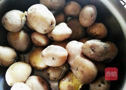 酸辣土豆泥（俗名洋芋搅团）的做法图解1