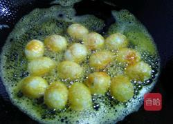 鹌鹑蛋红烧肉的做法图解3