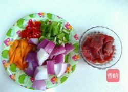 牛肉炒洋葱的做法图解1