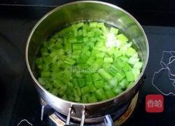 芹菜炒牛肉的做法图解4