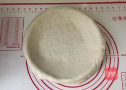 奶酪披萨的做法图解5