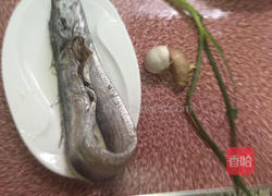 炖带鱼的做法图解1