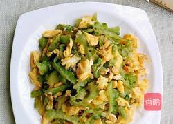 鸡蛋炒苦瓜的做法图解8