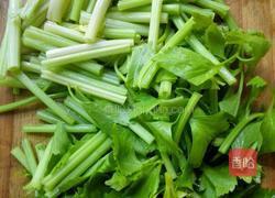 芹菜炒木耳的做法图解4