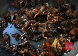 芹菜炒木耳的做法图解8