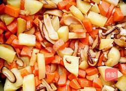 腊味杂蔬焖饭的做法图解9