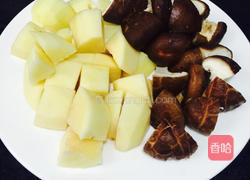 香菇土豆炖鸡块的做法图解8